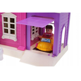 Domček pre bábiky s otváracou garážou.