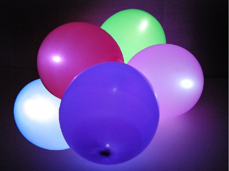 E-shop Farebné balóny s LED osvetlením - 5 ks