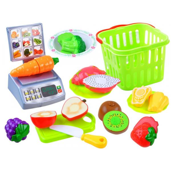 Mini supermarket s ovocím a zeleninou v košíku